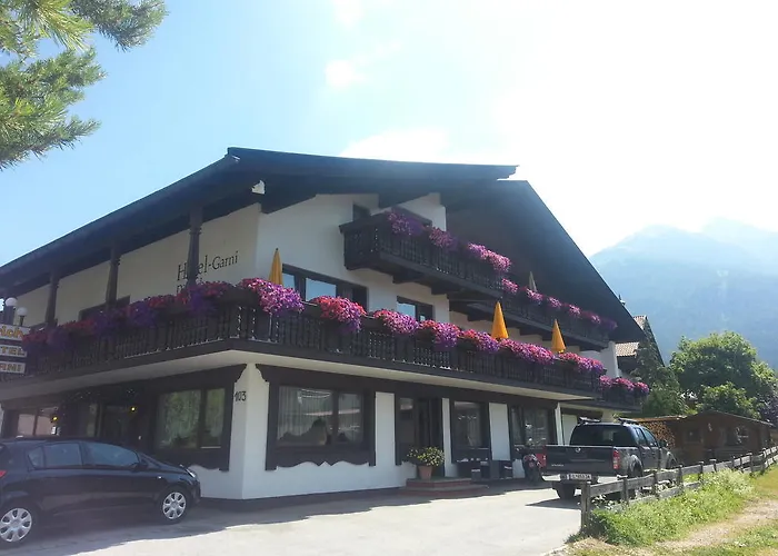 Hotel Garni Dietrich Seefeld in Tirol fotoğrafı