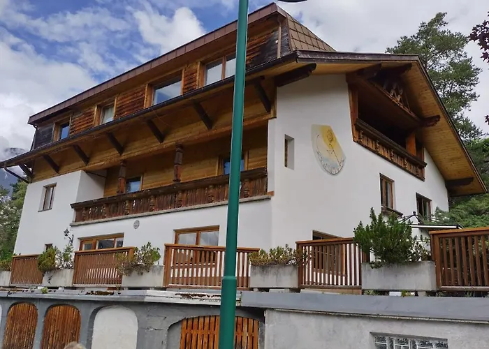 Photo de Krumm Und Schief Appartments Brunau