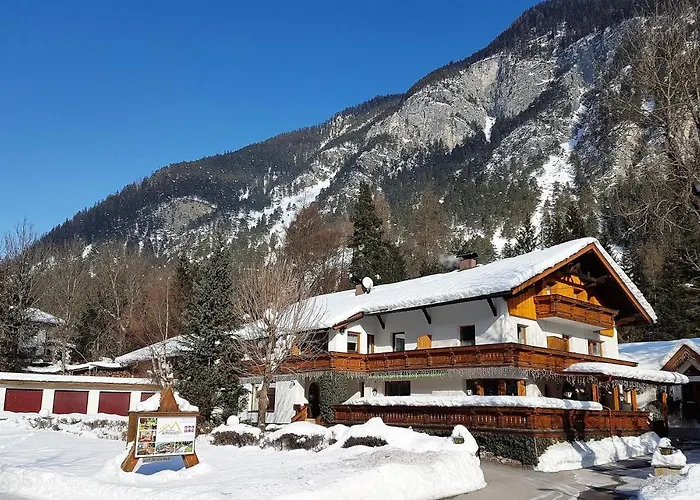 Gaestehaus Almrausch, Ferienanlage Mit Pool 那塞雷思照片